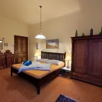Petterhof Apartment *